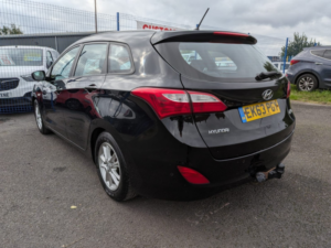 2013 Hyundai I30 1.6 Crdi Blue Drive Active in Black — image 3
