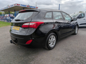 2013 Hyundai I30 1.6 Crdi Blue Drive Active in Black — image 4