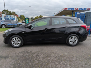 2013 Hyundai I30 1.6 Crdi Blue Drive Active in Black — image 5