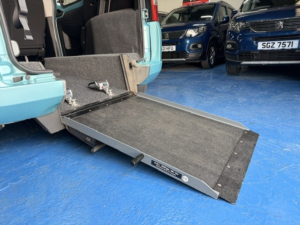 2019 Fiat Qubo 1.4 1.4 77hp Lounge in Blue — image 4