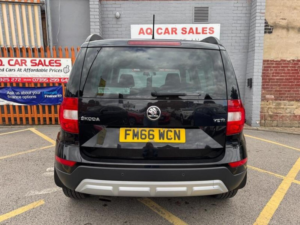 2017 Skoda Yeti 1.2 Tsi Se Outdoor Euro 6 (s/s) 5dr in Black — image 6