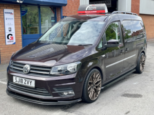 2018 Volkswagen Caddy Maxi 2.0 Tdi C20 Maxi in Purple — image 2