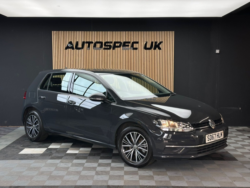 2017 Volkswagen Golf 1.6 Tdi Bluemotion Tech Se Nav in Grey — image 1