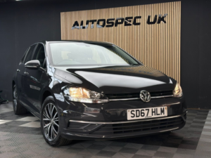 2017 Volkswagen Golf 1.6 Tdi Bluemotion Tech Se Nav in Grey — image 2