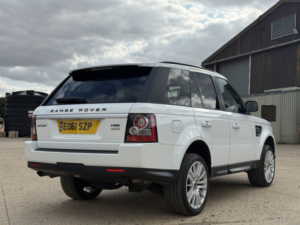 2011 Land Rover Range Rover Sport 3.0 Sd V6 Hse in White — image 4