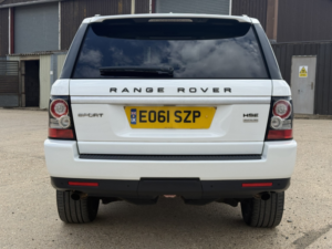 2011 Land Rover Range Rover Sport 3.0 Sd V6 Hse in White — image 5