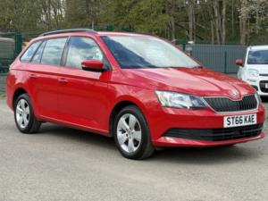 2016 Skoda Fabia 1.2 Tsi Se in Red — image 3