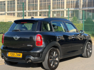2011 MINI Countryman 1.6 Cooper S All4 Euro 5 (s/s) 5dr in Black — image 4