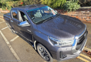 2021 Toyota Hilux 2.8 D-4d Invincible in Grey — image 2