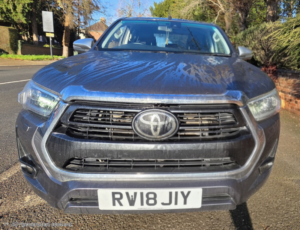 2021 Toyota Hilux 2.8 D-4d Invincible in Grey — image 3