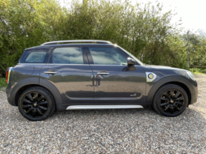 2018 MINI Countryman 1.5 7.6kwh Cooper Se in Grey — image 6