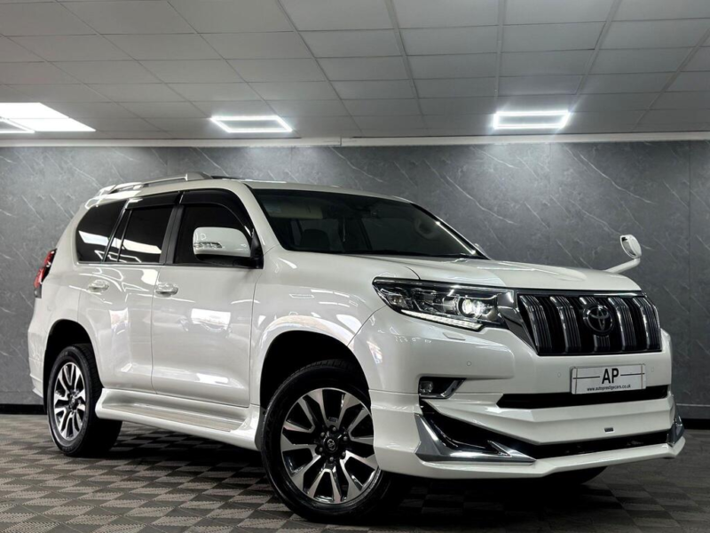 2022 Toyota Land Cruiser Toyota Land Cruiser Prado 2.7 in White — image 1