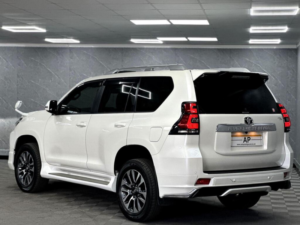 2022 Toyota Land Cruiser Toyota Land Cruiser Prado 2.7 in White — image 4