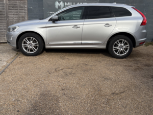 2014 Volvo Xc60 2.4 D5 Se Lux Nav in Silver — image 6
