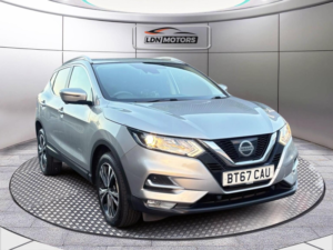2017 Nissan Qashqai 1.2 Dig-T N-Connecta Euro 6 (s/s) 5dr in Silver — image 4