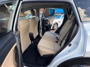 2014 Toyota Rav4 2.0 D-4d Invincible 4WD Euro 5 (s/s) 5dr in White — image 6