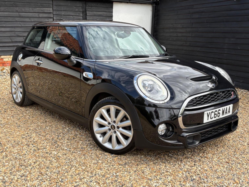 2016 MINI Hatch 2.0 Cooper Sd Euro 6 (s/s) 3dr in Black — image 1