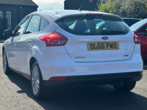 2016 Ford Focus 1.0t Ecoboost Zetec Hatchback 5dr Petrol Manual Euro 6 (s/s) (100 Ps) in White — image 3