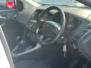 2016 Ford Focus 1.0t Ecoboost Zetec Hatchback 5dr Petrol Manual Euro 6 (s/s) (100 Ps) in White — image 5